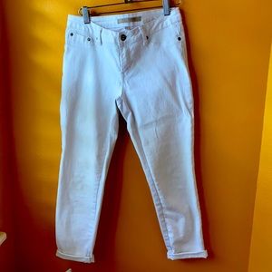 Max Studio white Capri jeans